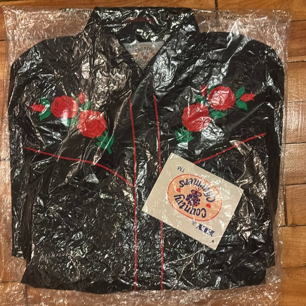 New Ely Diamond Country Charmers long sleeve shirt w/ embroidered roses.
